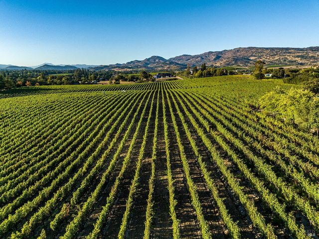 1095 Hardman Ave, Napa, CA 94558