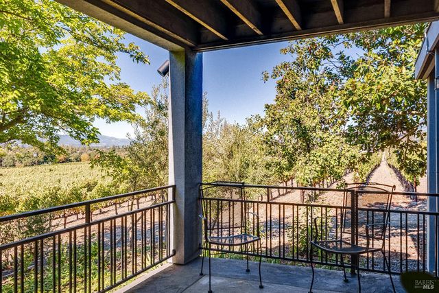 1095 Hardman Ave, Napa, CA 94558