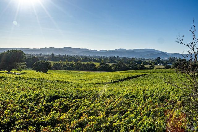 1095 Hardman Ave, Napa, CA 94558