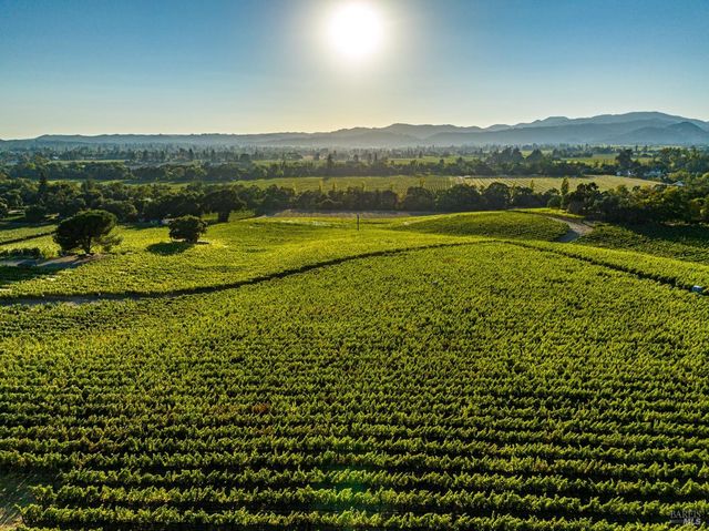 1095 Hardman Ave, Napa, CA 94558