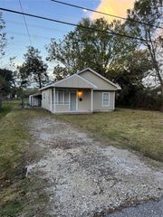 2410 Jackson Street, La Marque, TX 77568