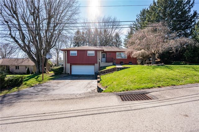 1211 Trent Dr, Unity Twp, PA 15650