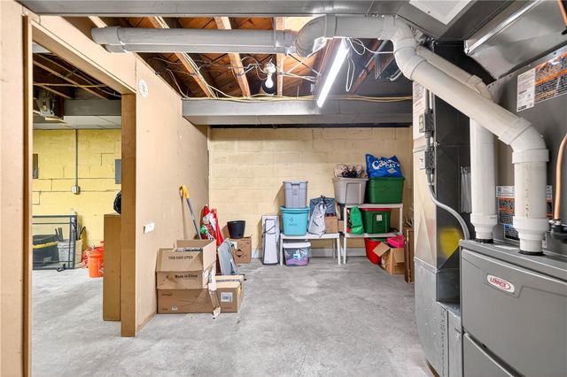 1211 Trent Dr, Unity Twp, PA 15650