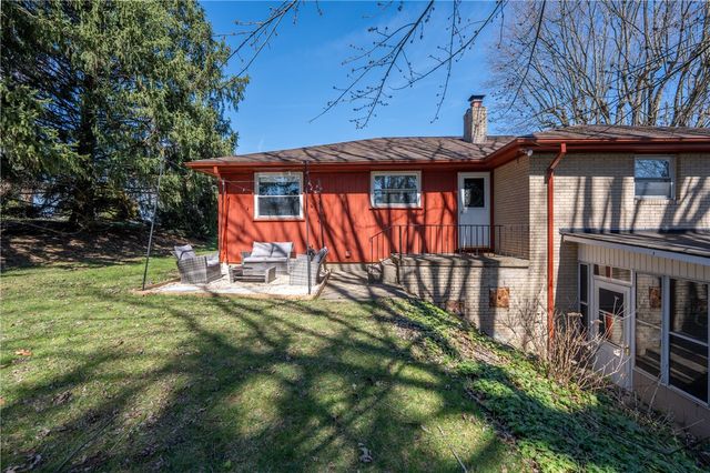 1211 Trent Dr, Unity Twp, PA 15650