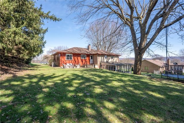 1211 Trent Dr, Unity Twp, PA 15650