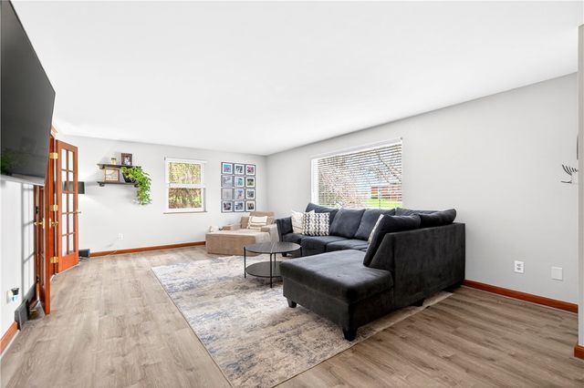 1211 Trent Dr, Unity Twp, PA 15650