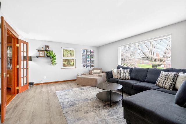 1211 Trent Dr, Unity Twp, PA 15650