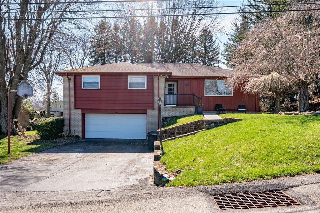 1211 Trent Dr, Unity Twp, PA 15650