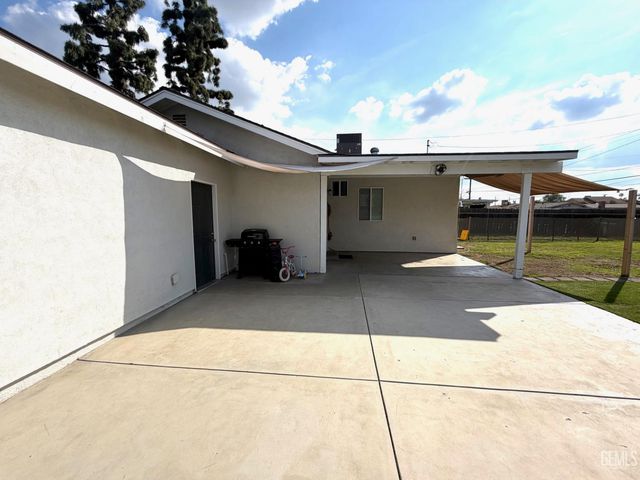 541 Stephens Drive, Bakersfield, CA 93304