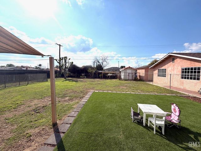 541 Stephens Drive, Bakersfield, CA 93304