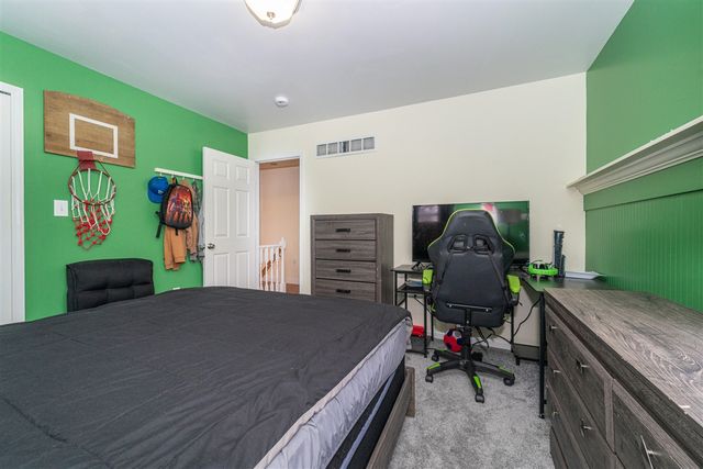 21006 Annapolis Street, Dearborn Heights, MI 48125