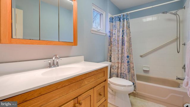 7 BROADALE CT, Doylestown, PA 18901