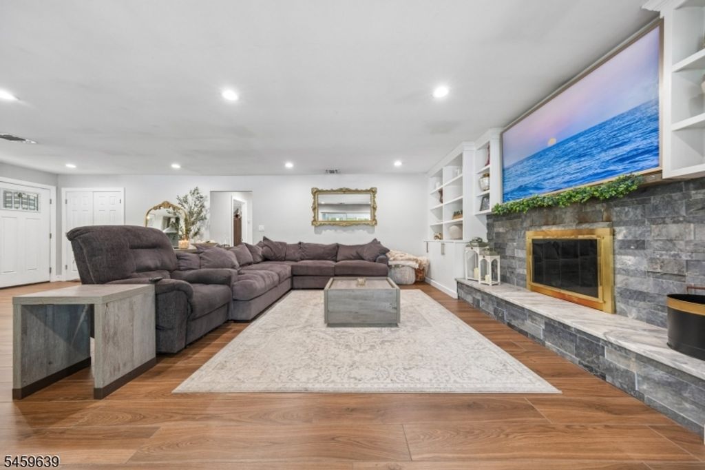 41 Carlos Dr, Fairfield Twp., NJ 07004 — photo 5