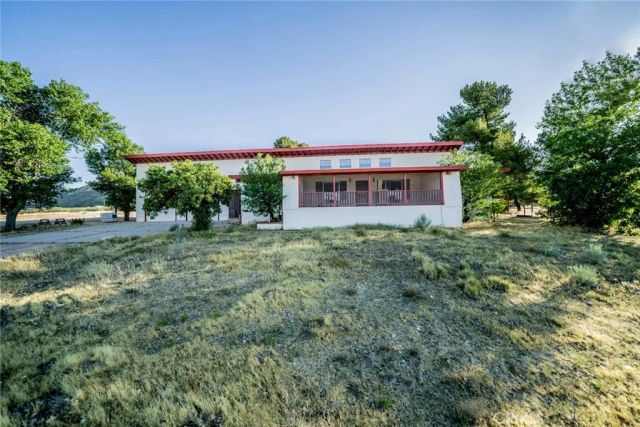 6474 Macapa, Phelan, CA 92371