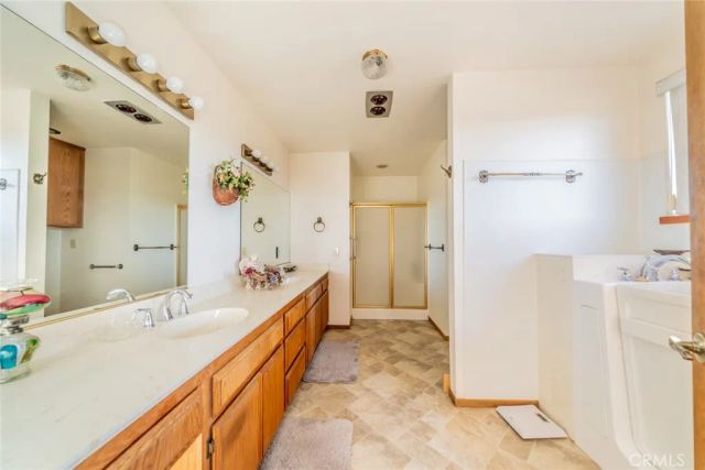 6474 Macapa, Phelan, CA 92371