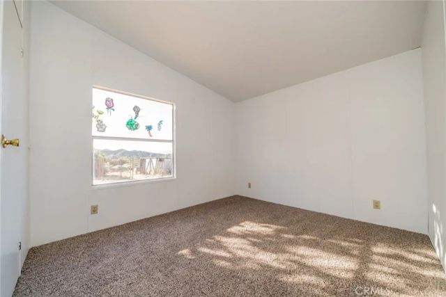 6474 Macapa, Phelan, CA 92371