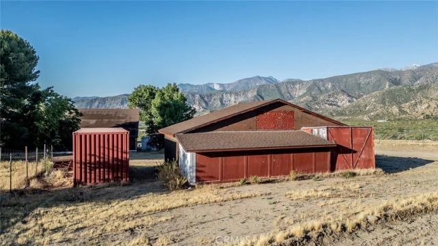 6474 Macapa, Phelan, CA 92371
