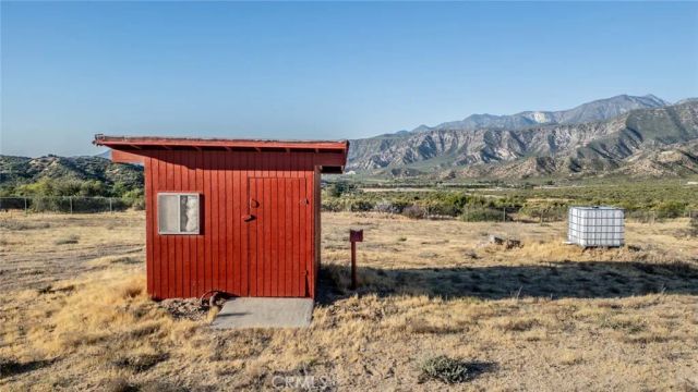 6474 Macapa, Phelan, CA 92371