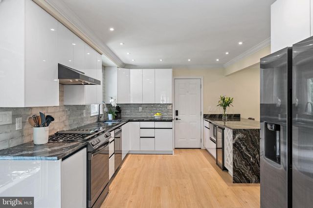 1126 MAINSAIL DR, Annapolis, MD 21403
