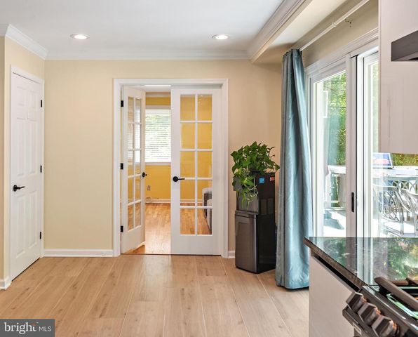 1126 MAINSAIL DR, Annapolis, MD 21403