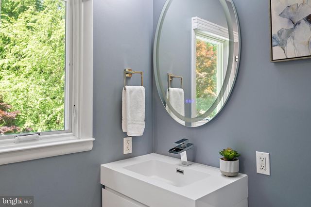 1126 MAINSAIL DR, Annapolis, MD 21403