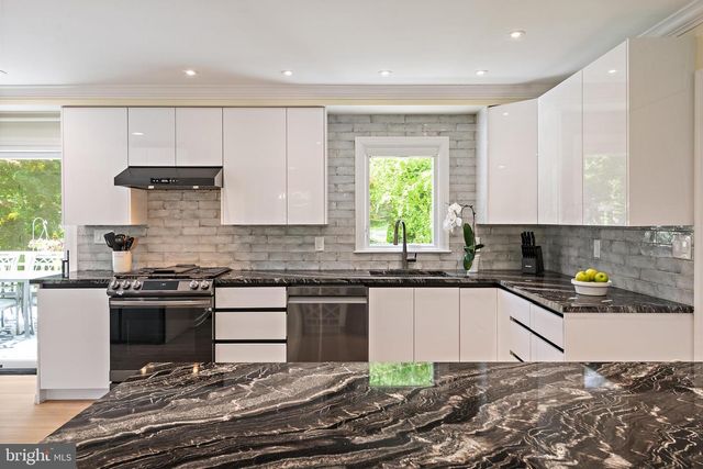 1126 MAINSAIL DR, Annapolis, MD 21403