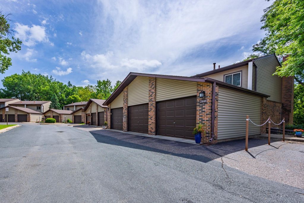 2442 Mendelssohn Lane N 430, Golden Valley, MN 55427