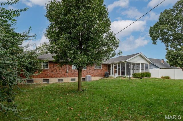4126 Concord Oaks Drive, St Louis, MO 63128