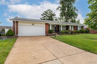 4126 Concord Oaks Drive, St Louis, MO 63128