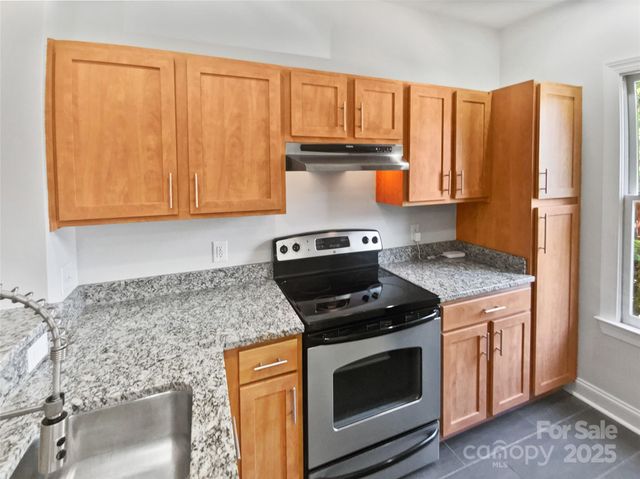 1043 Park West Drive, Charlotte, NC 28209