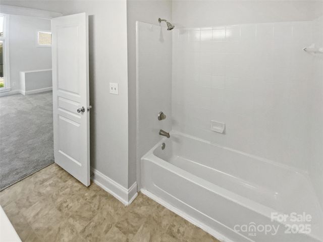 1043 Park West Drive, Charlotte, NC 28209