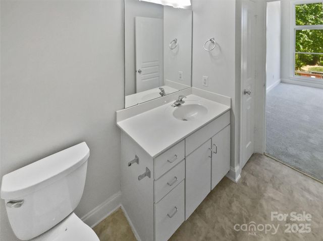 1043 Park West Drive, Charlotte, NC 28209