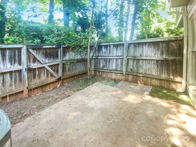 1043 Park West Drive, Charlotte, NC 28209