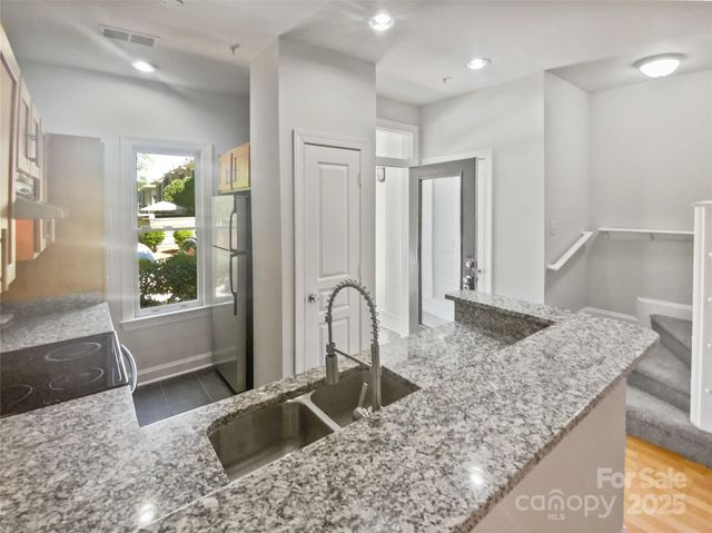 1043 Park West Drive, Charlotte, NC 28209