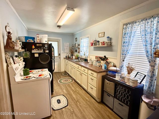 2221 Long Street, Grenada, MS 38901