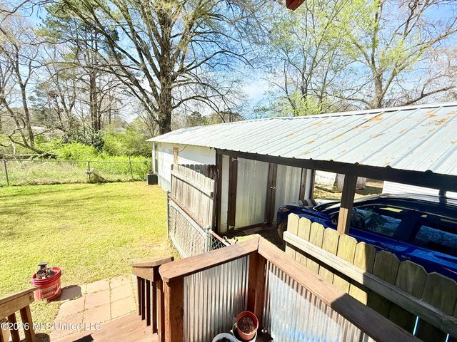 2221 Long Street, Grenada, MS 38901