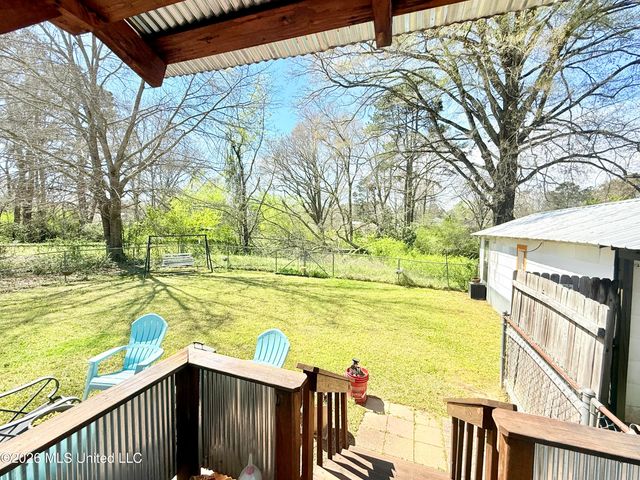 2221 Long Street, Grenada, MS 38901