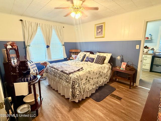 2221 Long Street, Grenada, MS 38901