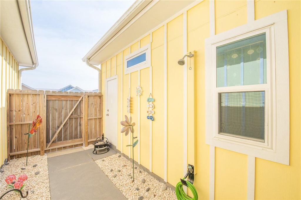14209 Anegada Dr, Corpus Christi, TX 78418 — photo 3