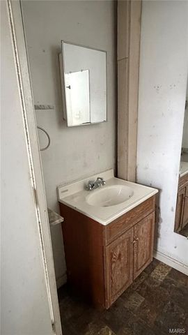 329 N 9th Street, Belleville, IL 62220