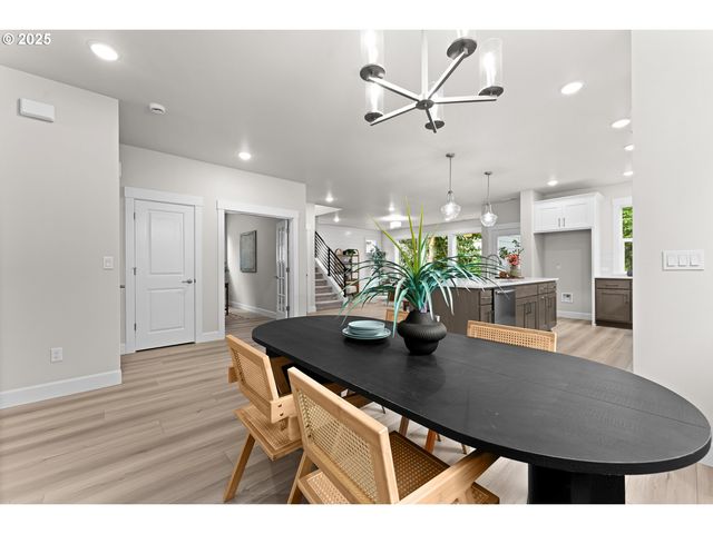 16401 Sw Cambridge Ln, Durham, OR 97224