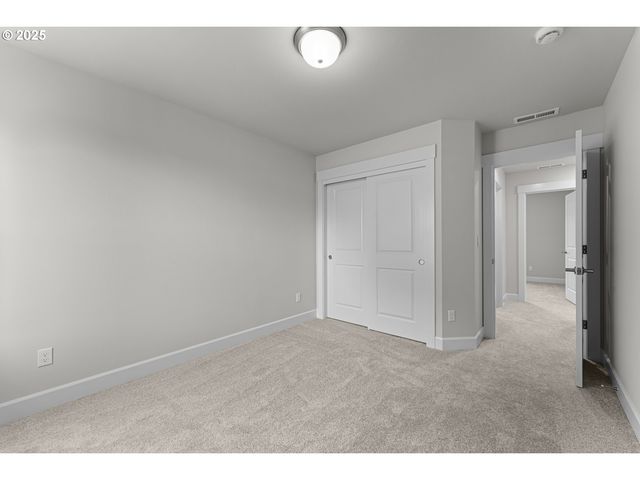 16401 Sw Cambridge Ln, Durham, OR 97224