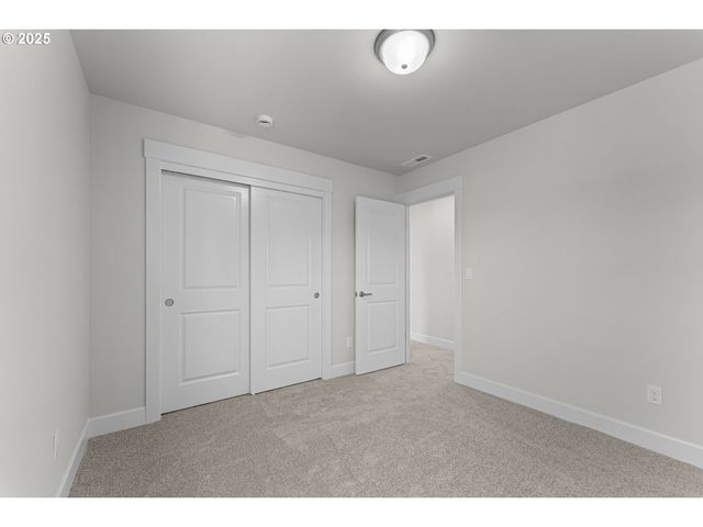 16401 Sw Cambridge Ln, Durham, OR 97224