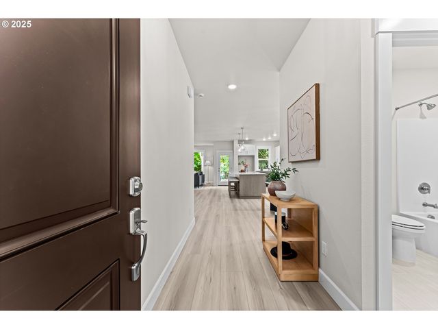 16401 Sw Cambridge Ln, Durham, OR 97224