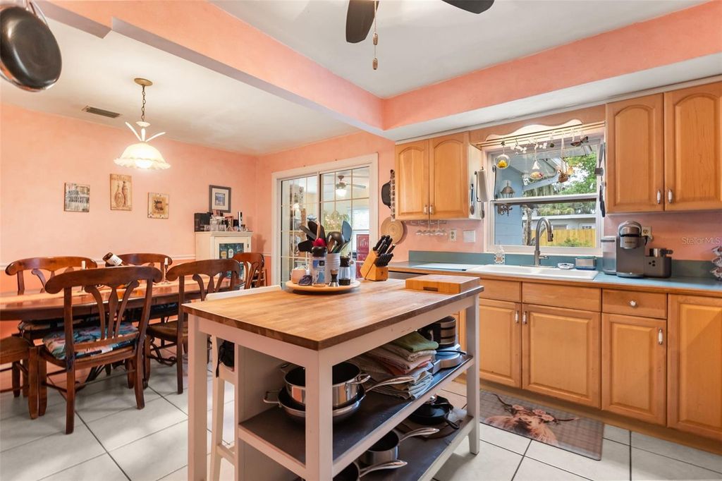 Image 14 of property listing at 4511 LONGWORTH DRIVE, Orlando, FL 32812