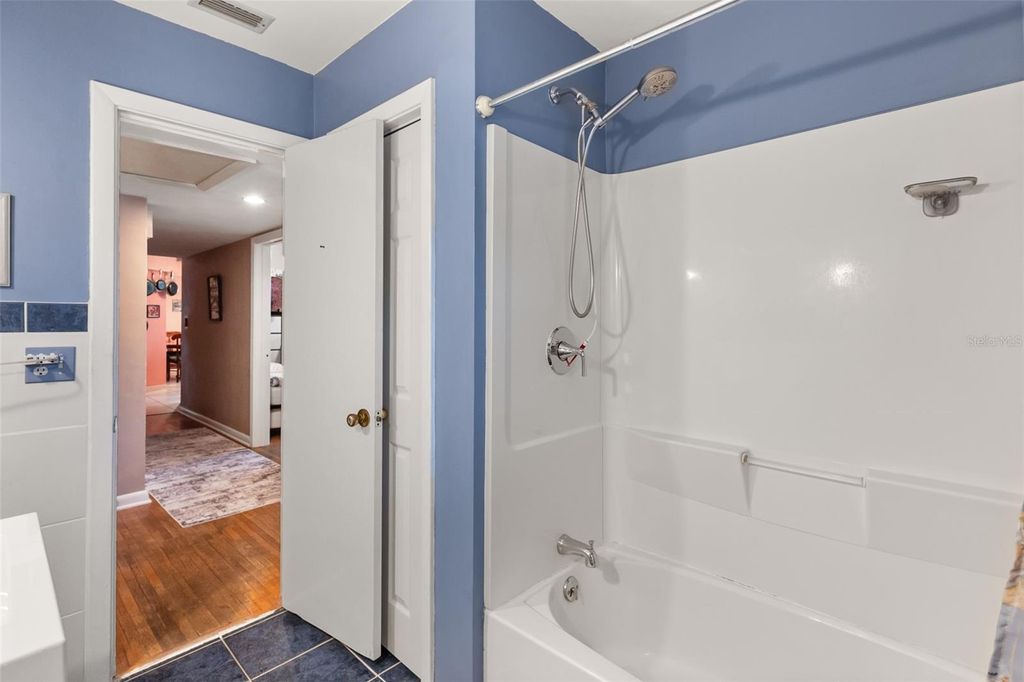 Image 22 of property listing at 4511 LONGWORTH DRIVE, Orlando, FL 32812