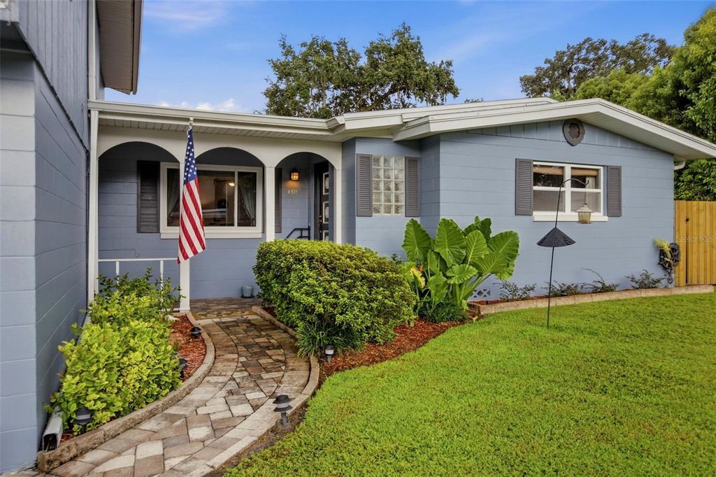 Image 8 of property listing at 4511 LONGWORTH DRIVE, Orlando, FL 32812