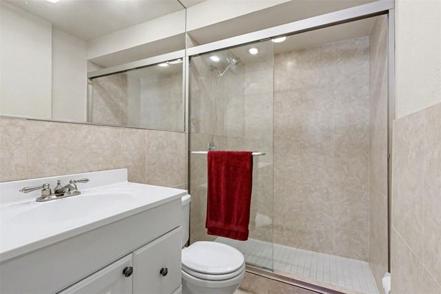 336 N Birch Road 16B, Fort Lauderdale, FL 33304