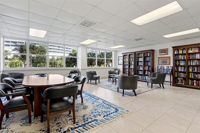 336 N Birch Road 16B, Fort Lauderdale, FL 33304