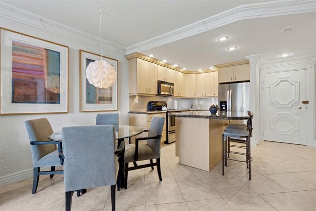 336 N Birch Road 16B, Fort Lauderdale, FL 33304